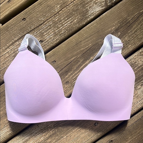 Victoria’s Secret t-shirt lightly lined lilac color Bra - Picture 1 of 9